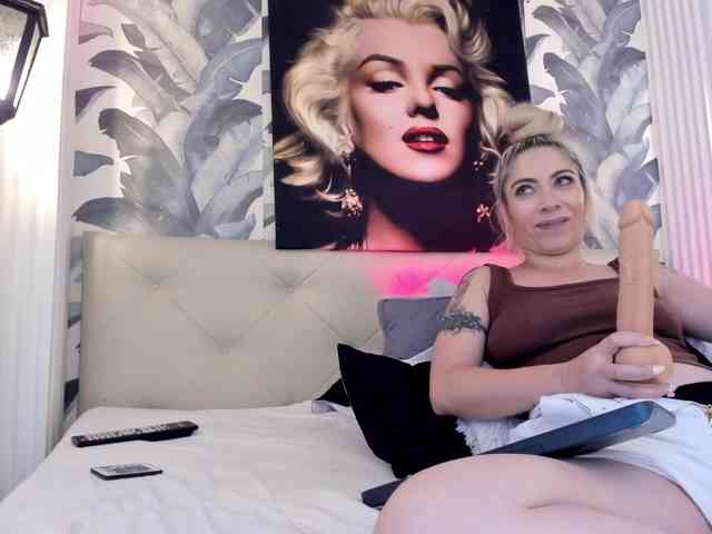 viktoria-davis webcam