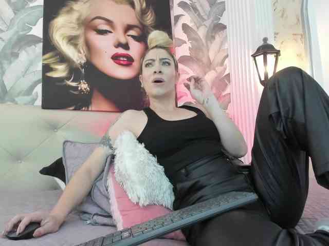 viktoria-davis webcam