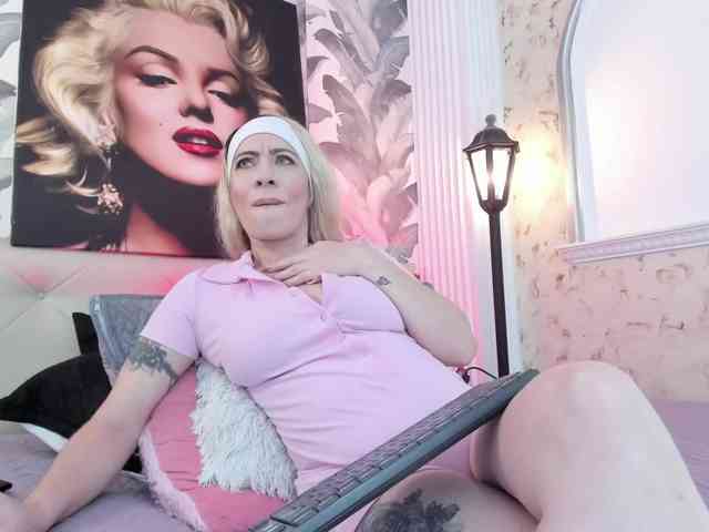 viktoria-davis webcam