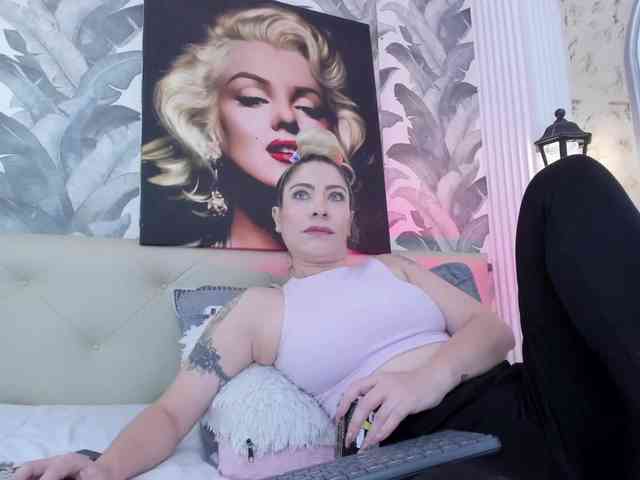 viktoria-davis webcam