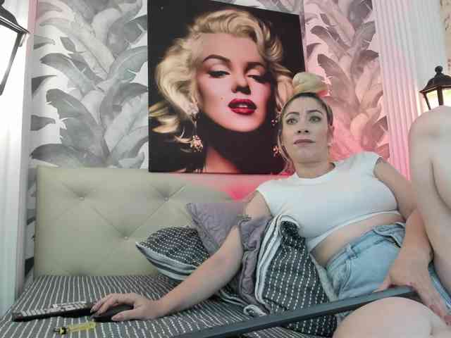 viktoria-davis webcam
