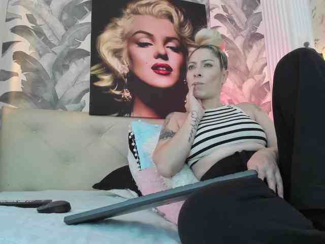 viktoria-davis webcam