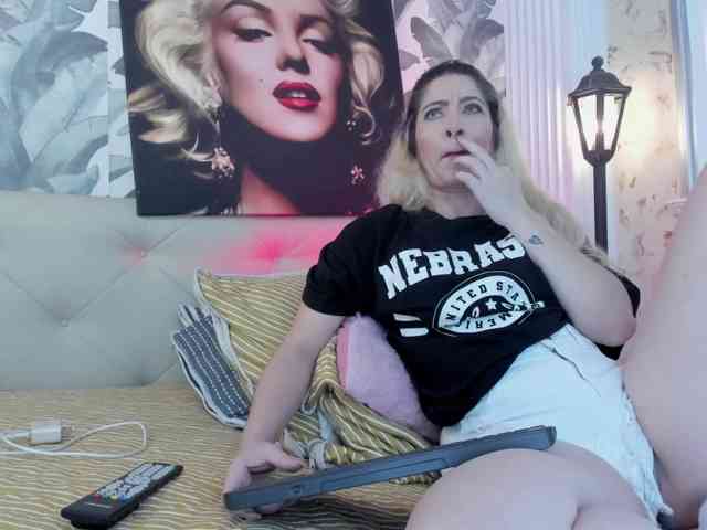 viktoria-davis webcam