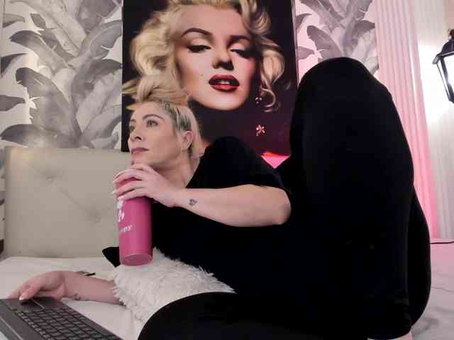 viktoria-davis webcam