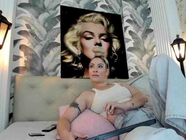 viktoria-davis webcam