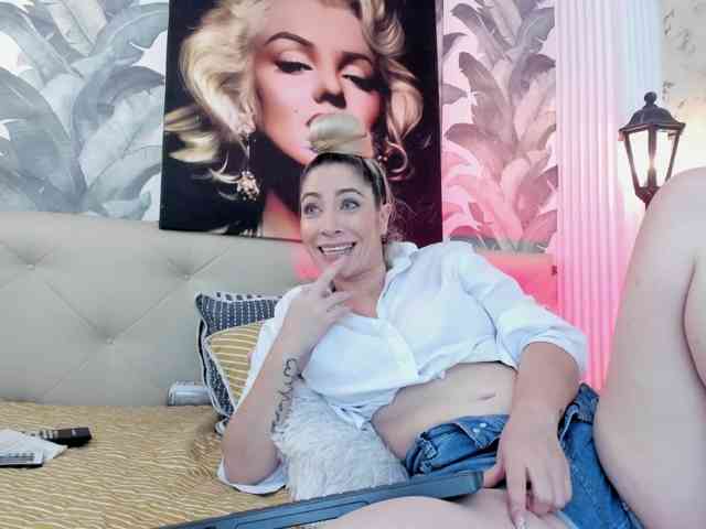 viktoria-davis webcam