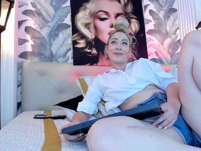 viktoria-davis webcam