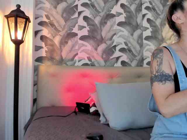 viktoria-davis webcam