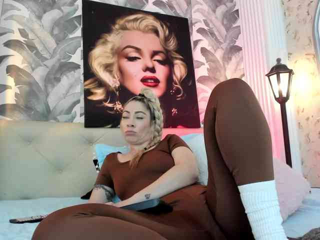 viktoria-davis webcam
