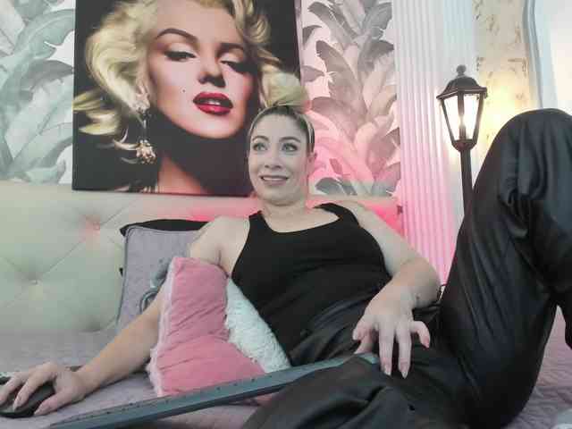 viktoria-davis webcam