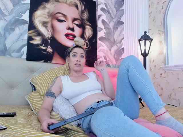 viktoria-davis webcam