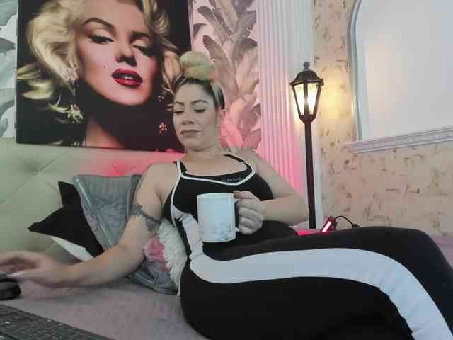 viktoria-davis webcam