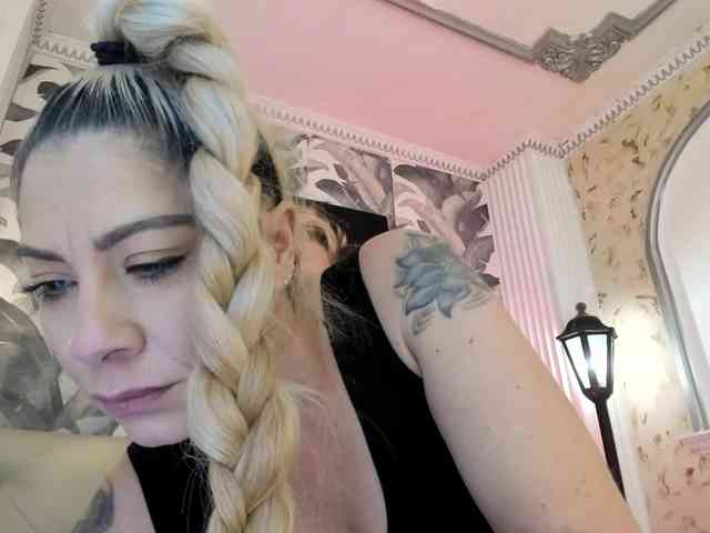 viktoria-davis webcam