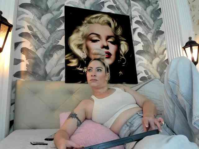 viktoria-davis webcam