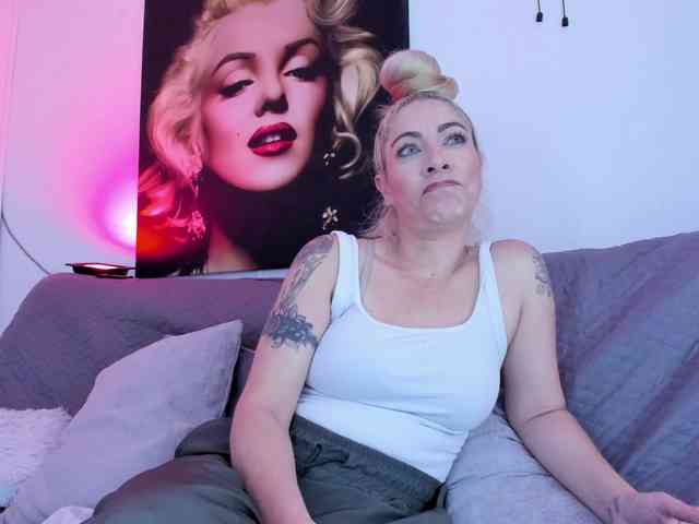 viktoria-davis webcam