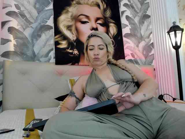viktoria-davis webcam