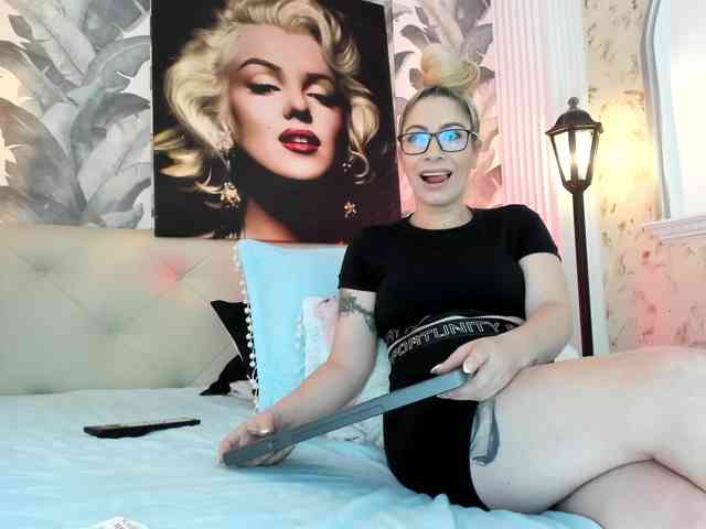 viktoria-davis webcam