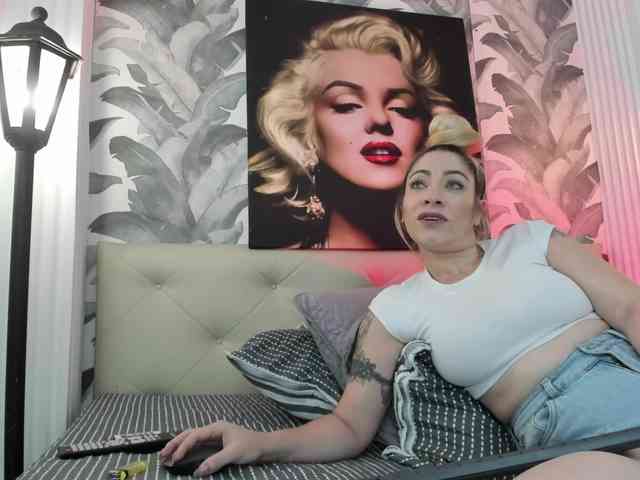 viktoria-davis webcam