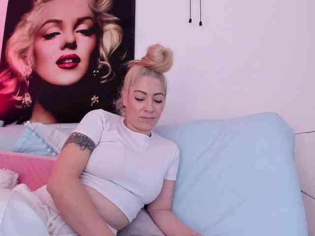 viktoria-davis webcam
