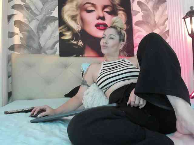 viktoria-davis webcam