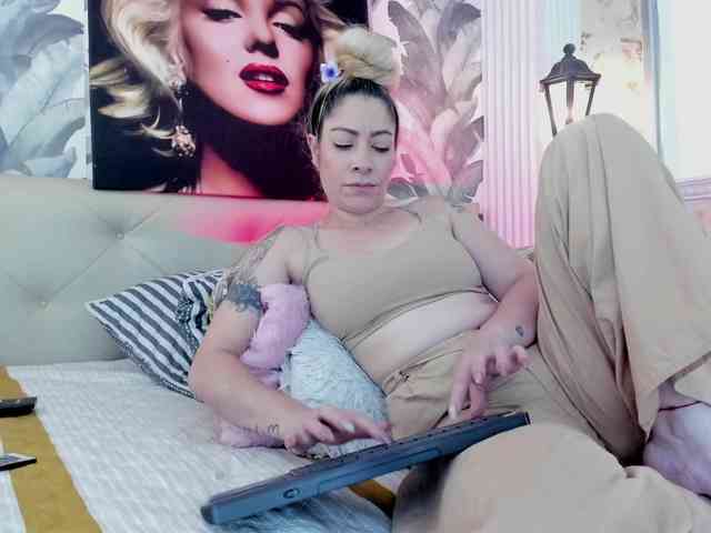 viktoria-davis webcam