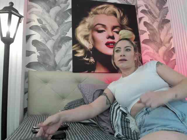 viktoria-davis webcam