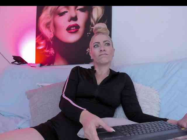 viktoria-davis webcam
