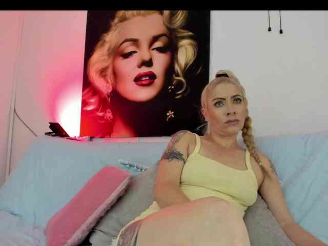 viktoria-davis webcam
