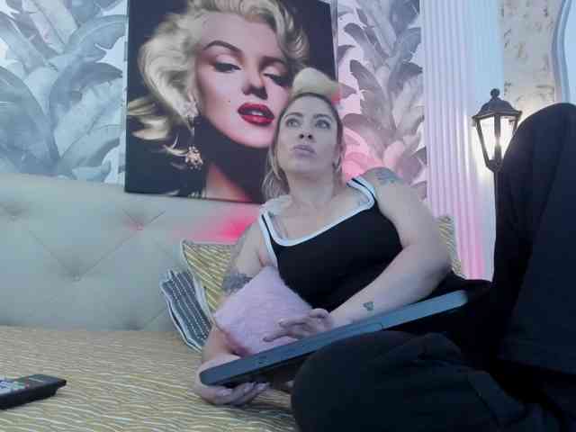 viktoria-davis webcam