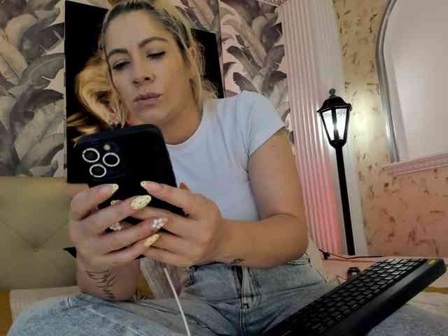 viktoria-davis webcam
