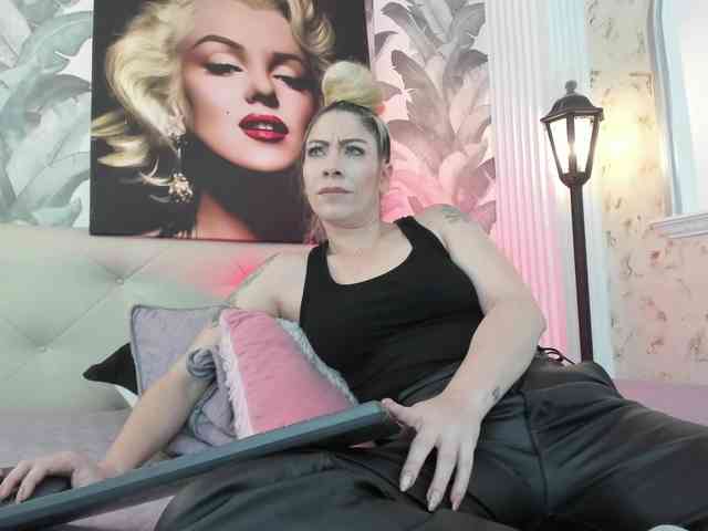 viktoria-davis webcam