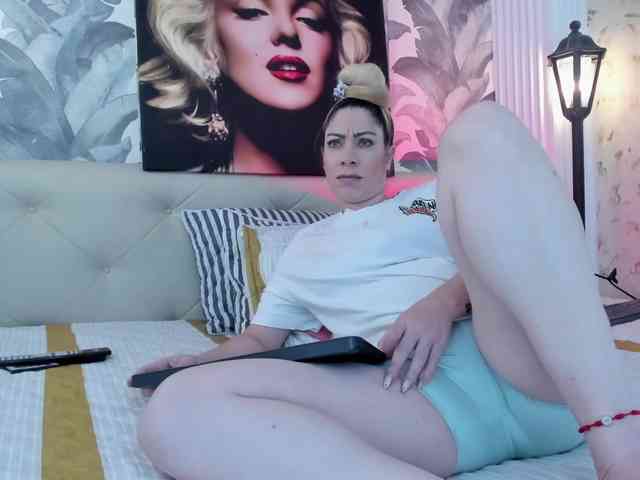 viktoria-davis webcam