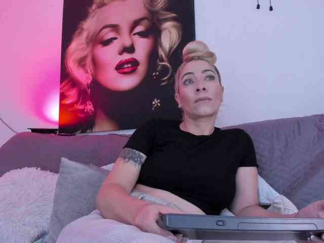 viktoria-davis webcam
