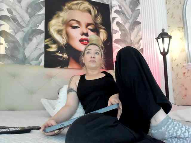 viktoria-davis webcam