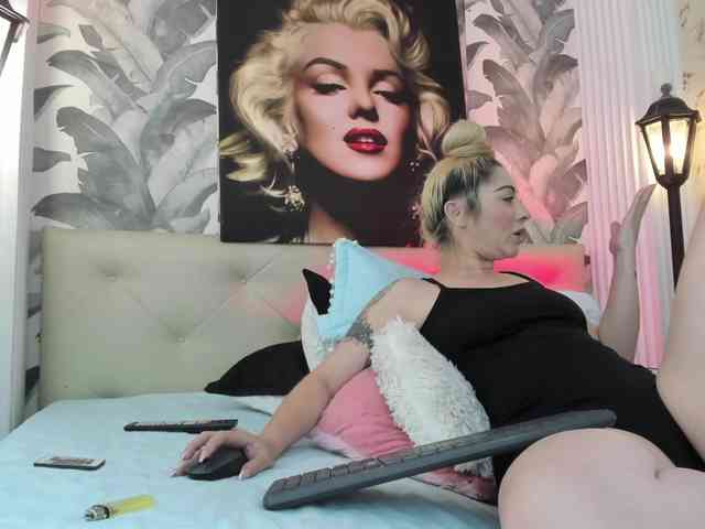 viktoria-davis webcam