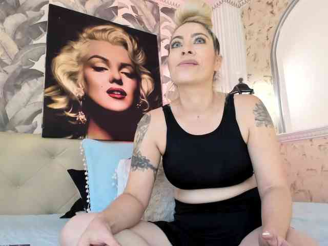 viktoria-davis webcam