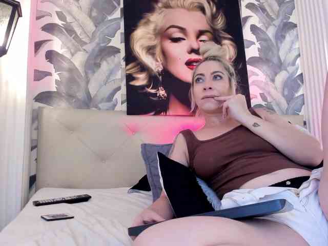 viktoria-davis webcam