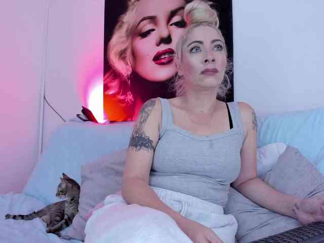 viktoria-davis webcam