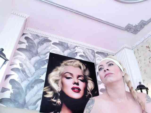 viktoria-davis webcam
