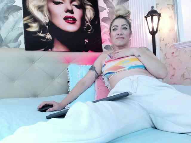 viktoria-davis webcam