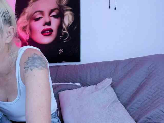 viktoria-davis webcam