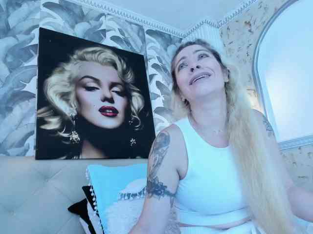 viktoria-davis webcam
