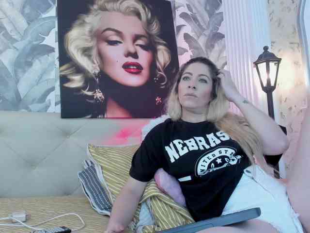 viktoria-davis webcam