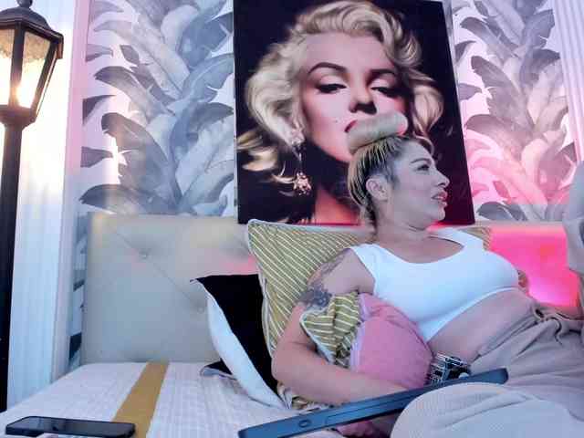viktoria-davis webcam