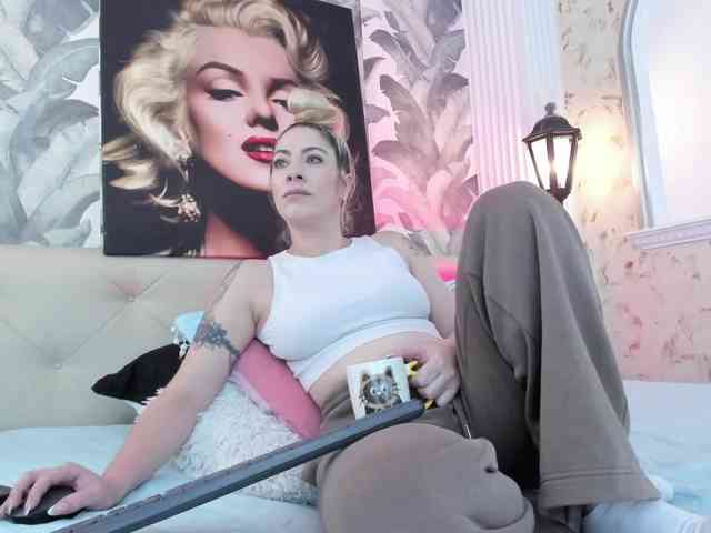 viktoria-davis webcam
