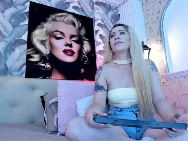 viktoria-davis webcam
