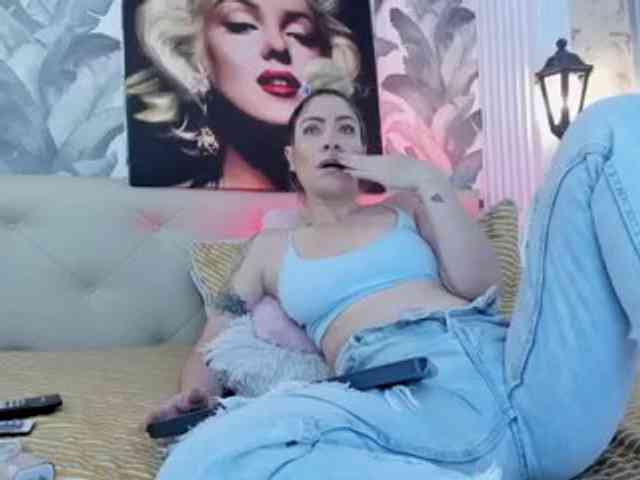 viktoria-davis webcam