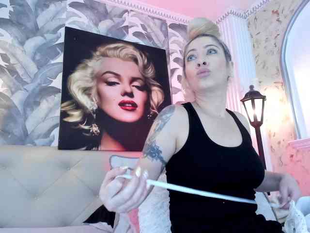 viktoria-davis webcam