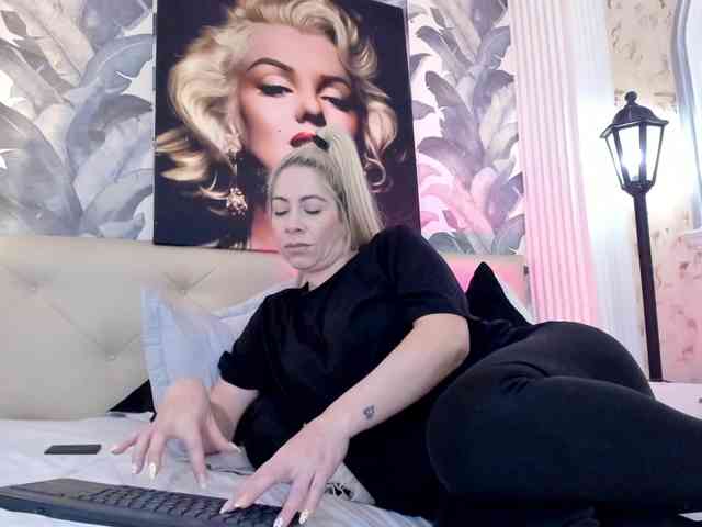 viktoria-davis webcam