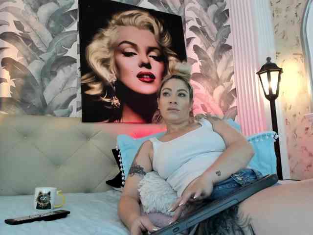 viktoria-davis webcam